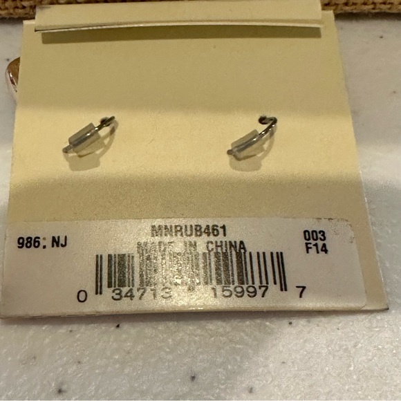 NWT Monet Earrings- silver tone dangle with black faceted square bead - Picture 7 of 8